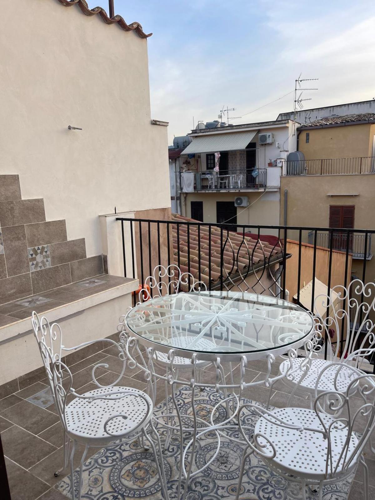B&B Antichi Cortili Termini Imerese Exteriör bild