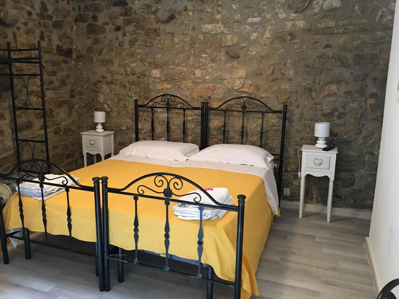 B&B Antichi Cortili Termini Imerese Exteriör bild